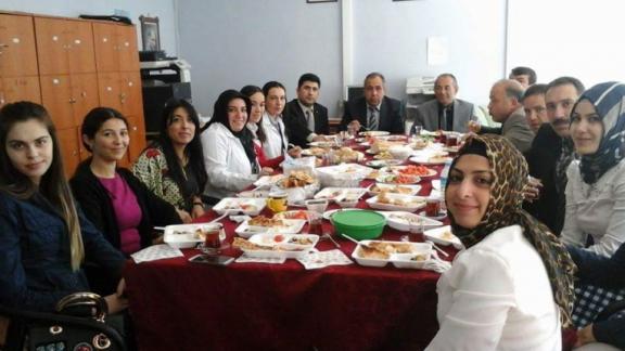 İlçe Milli Eğitim Müdürümüz Temel SARI Anadolu Lisesi Öğretmenleri ile Kahvaltı Yaptı