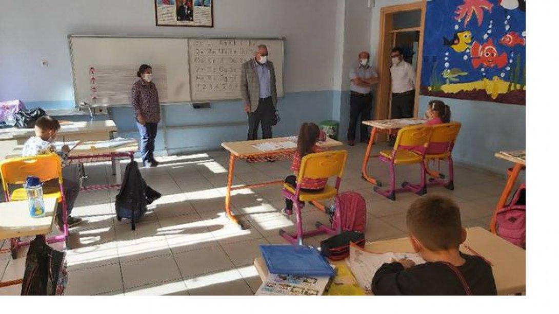 İlçe Milli Eğitim Müdürümüz Sayın Ahmet AYDIN İlçemiz Okullarını Ziyaret Etti.