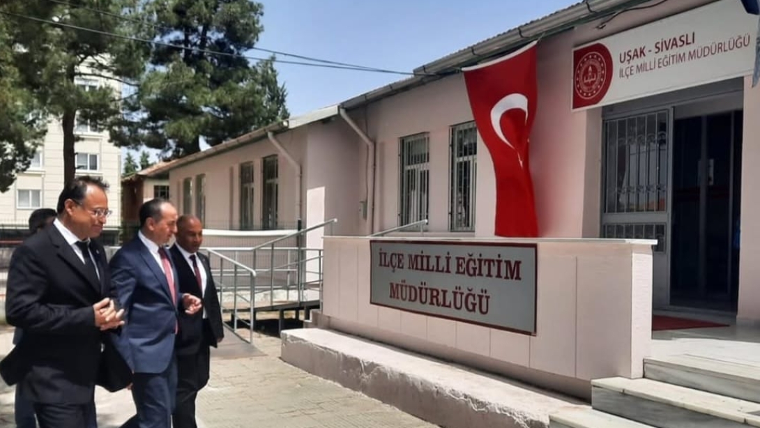 İl Milli Eğitim Müdürü Halil Yücel'den Sivaslı İlçe Milli Eğitim Müdürlüğü'ne Ziyaret.